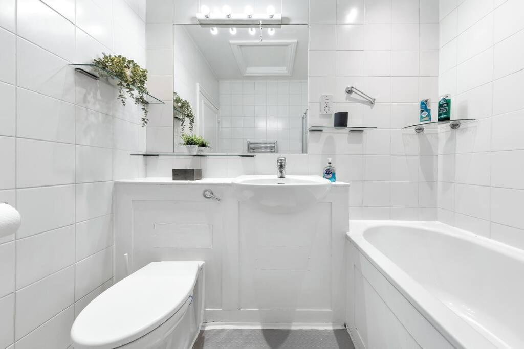 Spacious Sleep 11 With Terrace In Earls Court Ec99 London Ngoại thất bức ảnh