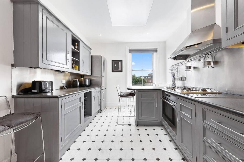 Spacious Sleep 11 With Terrace In Earls Court Ec99 London Ngoại thất bức ảnh