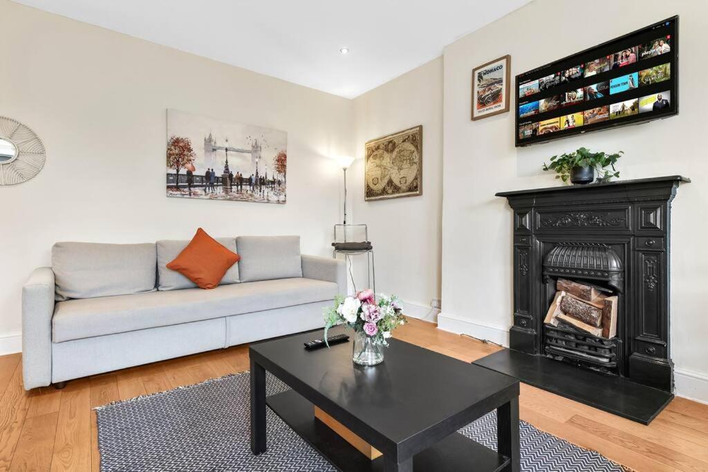 Spacious Sleep 11 With Terrace In Earls Court Ec99 London Ngoại thất bức ảnh