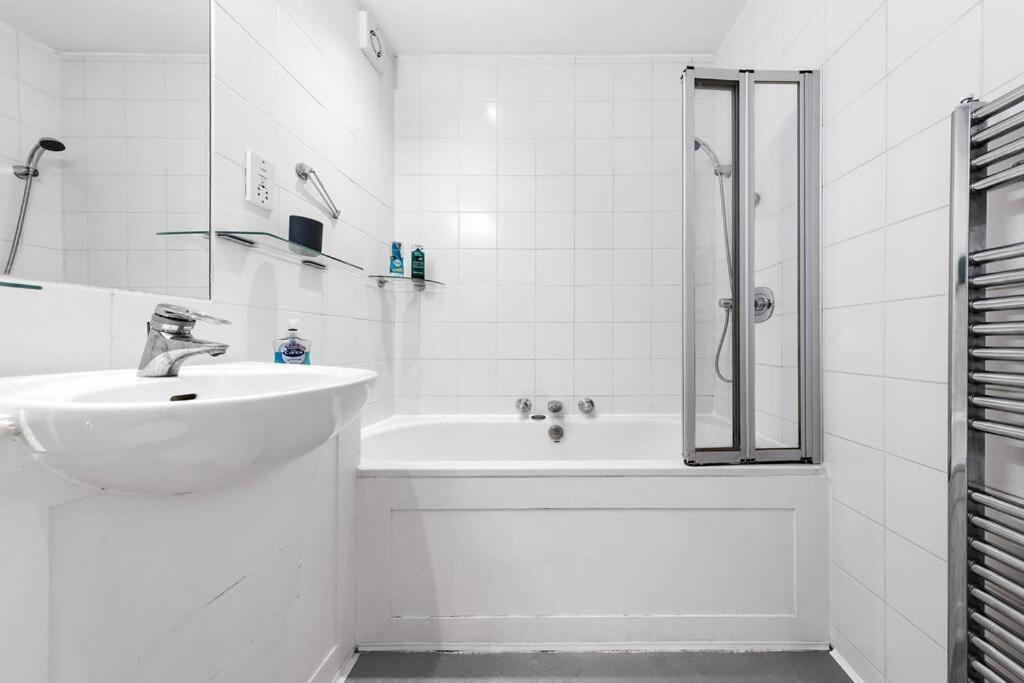 Spacious Sleep 11 With Terrace In Earls Court Ec99 London Ngoại thất bức ảnh