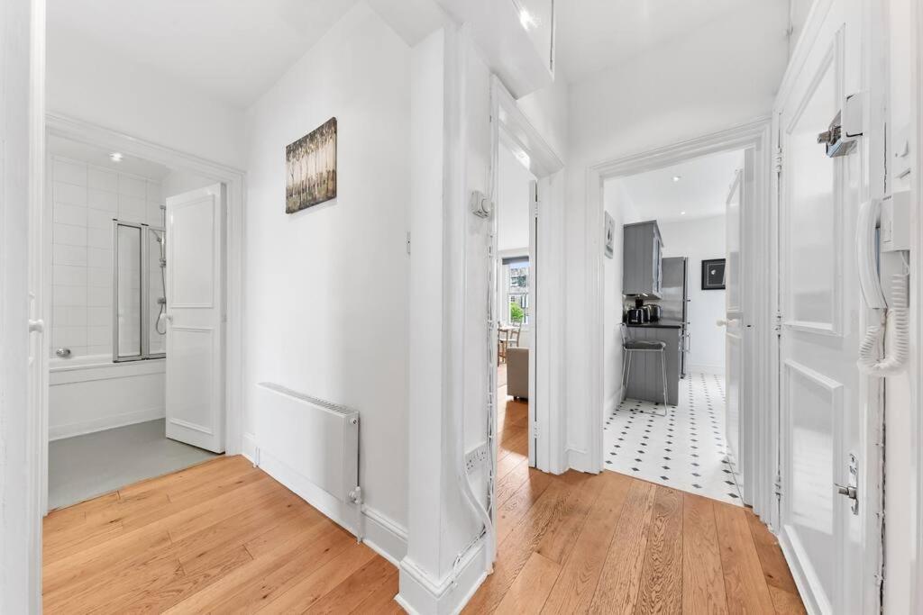 Spacious Sleep 11 With Terrace In Earls Court Ec99 London Ngoại thất bức ảnh