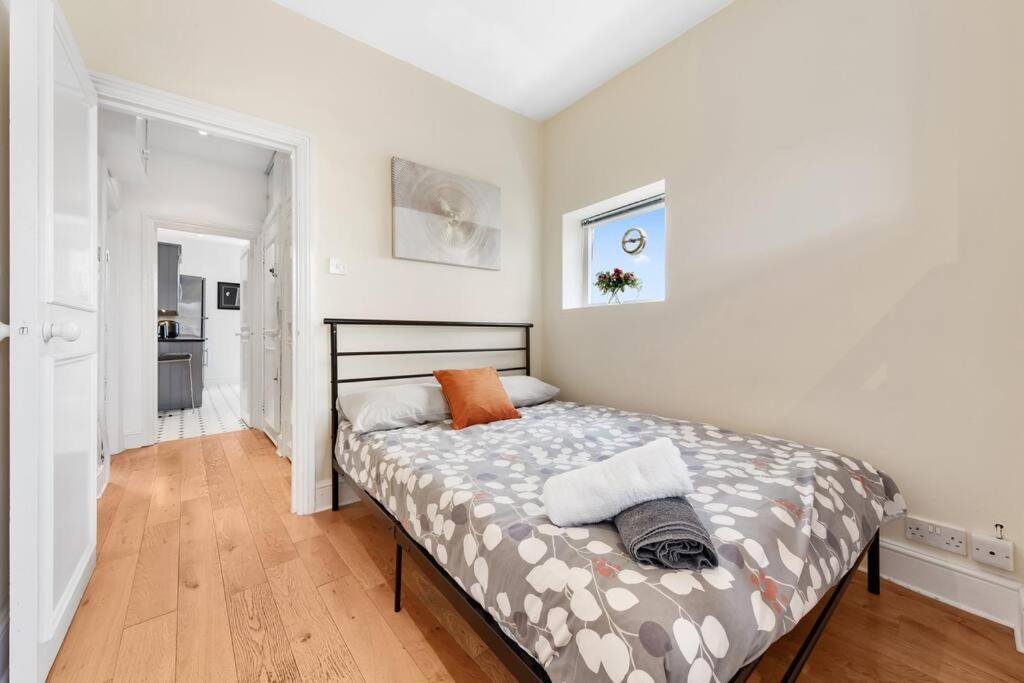 Spacious Sleep 11 With Terrace In Earls Court Ec99 London Ngoại thất bức ảnh