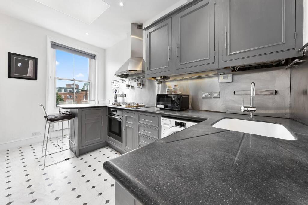Spacious Sleep 11 With Terrace In Earls Court Ec99 London Ngoại thất bức ảnh